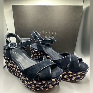 Rare Barneys New York Navy Suede Kabuki sandals sz 36